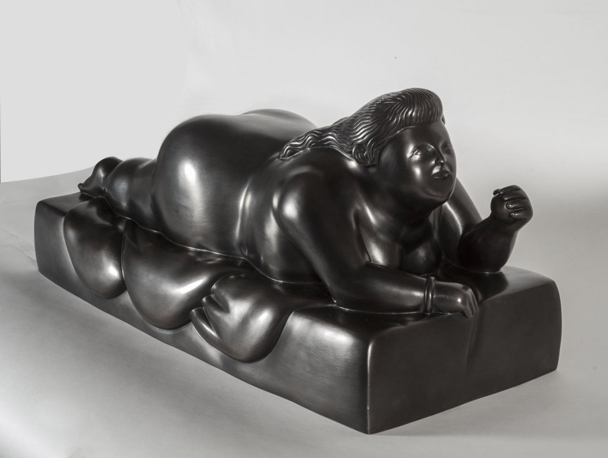 Fernando Botero's "Donna sdraiata sul pancia con pallina" bronze sculpture